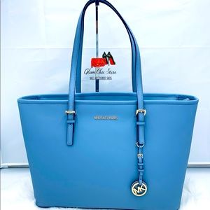 Jet Set Travel Medium Top-Zip Tote Bag